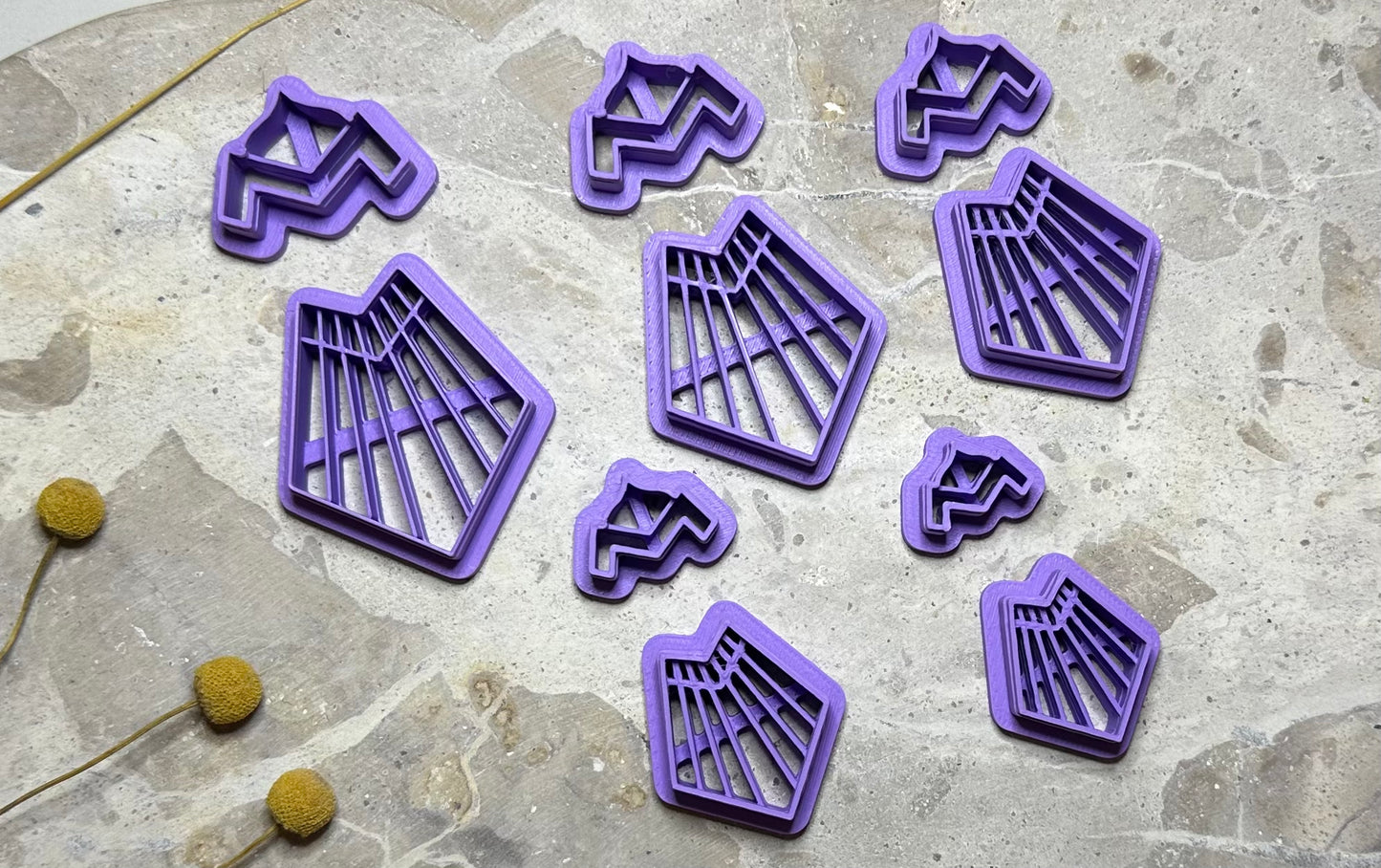 Macrame "space invader" cutter (2 pc)