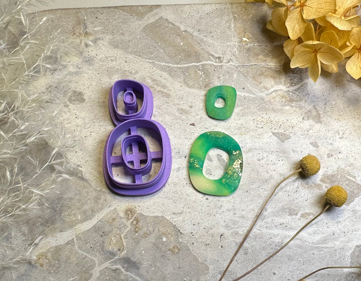 Organic square dangle