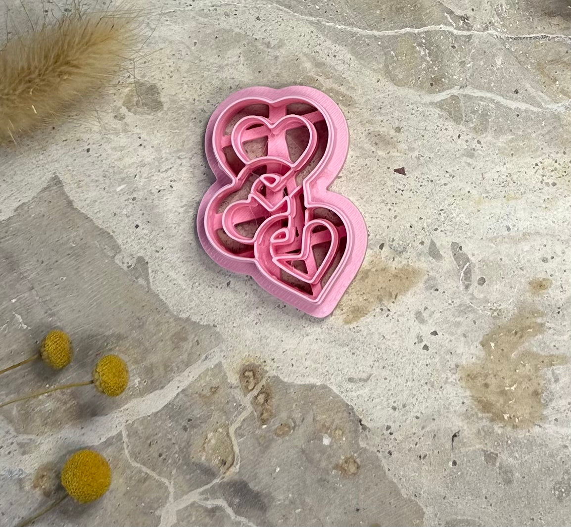 Interlocked hearts (mirrored pair)